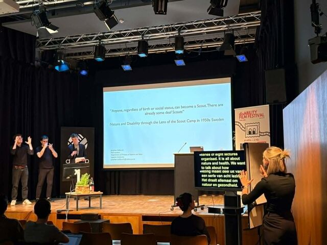 DFF 26 Lezing met tolken VGT en internationale gebarentaal en schrijftolk